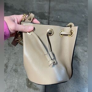 Diva’s Bag Tan Pebble Italian Leather Bucket Crossbody Handbag Italy